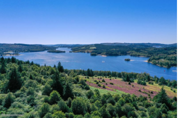 Vue aérienne du Lac de Vassivière Tourisme Creuse